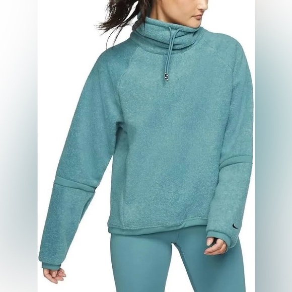 Nike Sweaters - Like New Nike Pullover